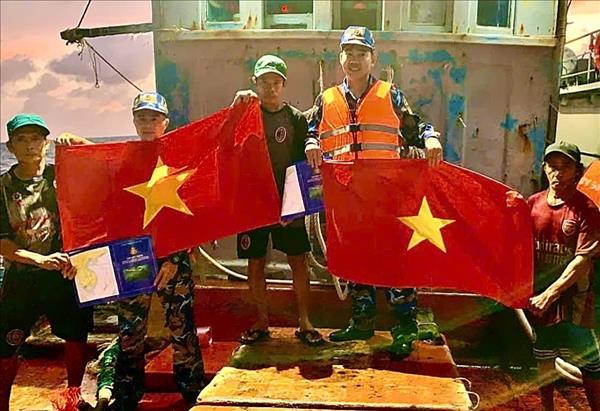 Đưa Nghị quyết thành kết quả: Ngư dân chắc tay lái vươn khơi, phát triển kinh tế biển