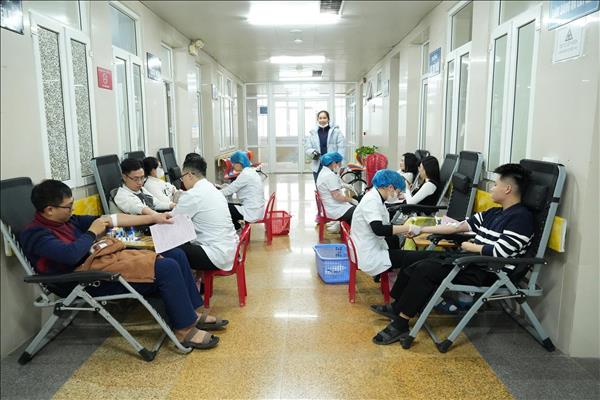 Chương trình Giọt hồng - Blouse trắng dự kiến tiếp nhận 400 đơn vị máu