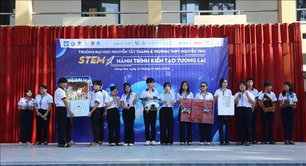 Triển khai mô hình liên kết kiến thức của nhiều môn trong cùng một tiết học