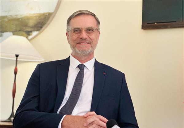 Francia apoya creciente papel de Vietnam en el mundo, afirma su embajador