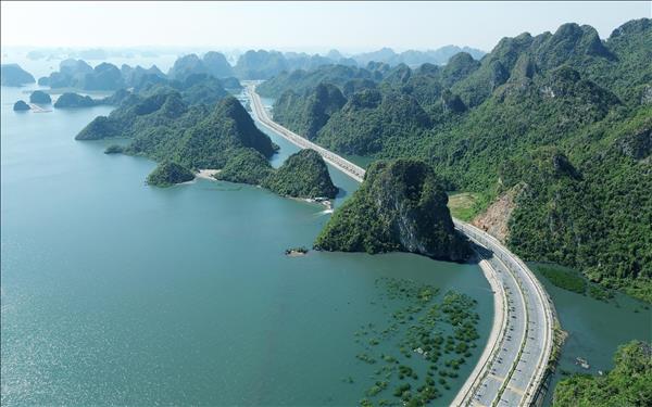 Du lịch biển đảo: Khơi dậy tiềm năng từ những giá trị khác biệt