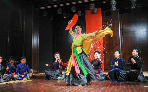 Biểu diễn âm nhạc truyền thống Nhạc Ta Nhà Phố ở Hà Nội