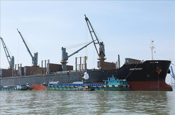 Vietnam busca impulsar exportaciones pese a barreras globales