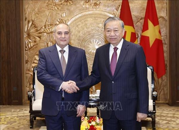 Генеральный секретарь То Лам принял делегацию партии Новый Азербайджан