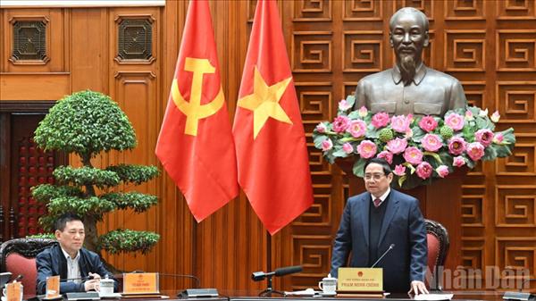 ຮັກ​ສາ​ເສດ​ຖະ​ກິດ​ມະ​ຫາ​ພາກ​ເປັນ​ປົກ​ກະ​ຕິ, ຄວບ​ຄຸມ​ໄພ​ເງິນ​ເຟີ້, ຮັບ​ປະ​ກັນ​ບັນ​ດາ​ຄວາມ​ດຸ່ນ​ດ່ຽງ​ໃຫຍ່