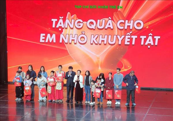 Tôn vinh những tấm lòng nhân ái vì trẻ em khuyết tật