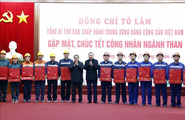 Tổng Bí thư Tô Lâm gặp mặt, chúc Tết công nhân ngành Than tại Quảng Ninh