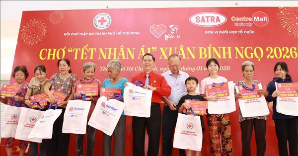 Chợ Tết nhân ái lan tỏa yêu thương