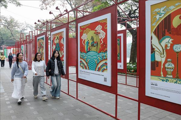 Tranh ngựa dân gian trên phố Hà Nội