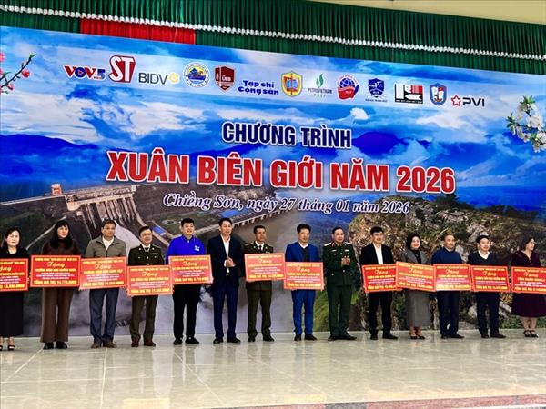 ນຳ​ເອົາ​ບຸນ​ປີ​ໃໝ່​ມາ​ໃຫ້​ປະ​ຊາ​ຊົນ​ທຸກ​ຍາກ​ເຂດ​ພູ​ສູງ​ແຂວງ ເຊີນລາ