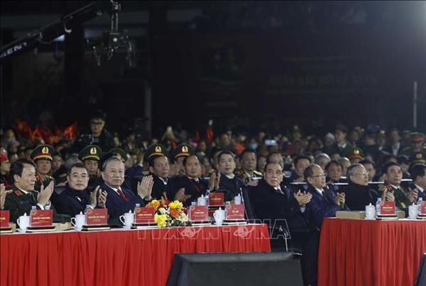 Генеральный секретарь То Лам принял участие в телемосте Двумя руками строить единое Отечество