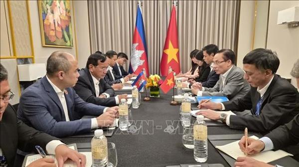 Vietnam actively fosters ASEANs central role, intra-bloc unity