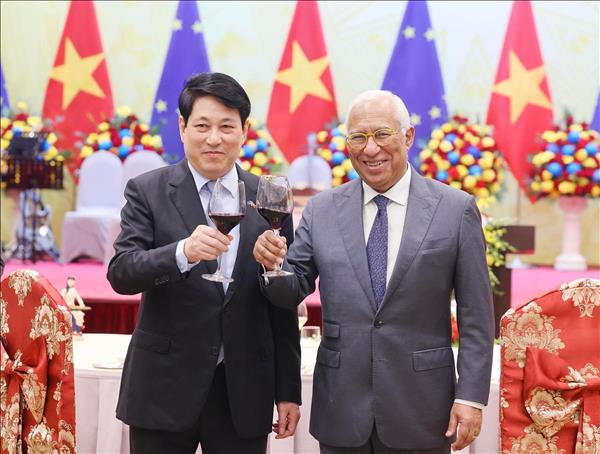 Chủ tịch nước chủ trì chiêu đãi trọng thể Chủ tịch Hội đồng châu Âu