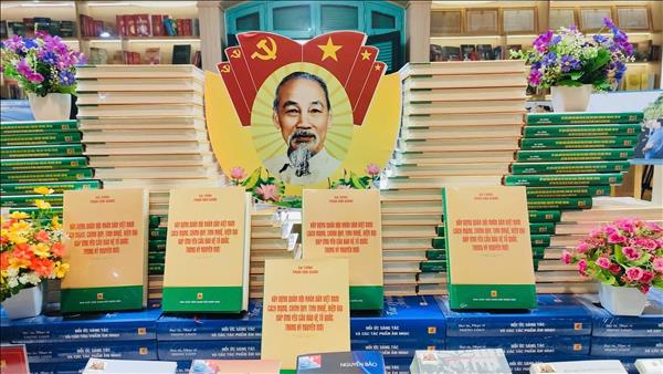 판반장 국방장관 저술 신시대 군대 육성 출간