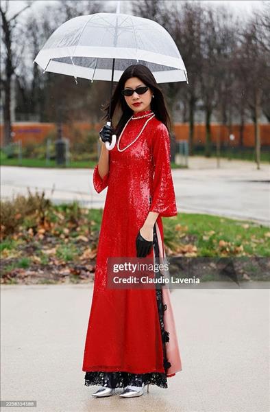 Á quân Giang Phùng quảng bá bản sắc Việt tại Paris Haute Couture Week