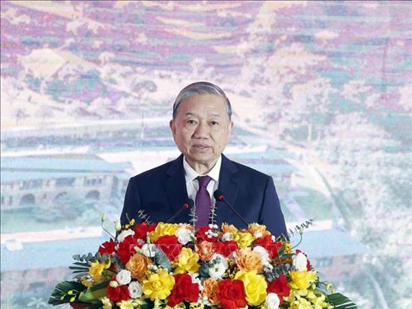 ເລ​ຂາ​ທິ​ການ​ໃຫຍ່ ໂຕ​ເລິມ ເຂົ້າ​ຮ່ວມ​ພິ​ທີ​ເລີ່ມ​ລົງ​ມື​ກໍ່​ສ້າງ​ໂຮງ​ຮຽນ​ມັດ​ທະ​ຍົມ​ ​ກິນນອນ​ຊົນ​ເຜົ່າ ເຈື່ອງ​ຮ່າ, ກາວບັ່ງ