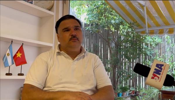 ベトナム 成長と国際統合で「明るい存在」