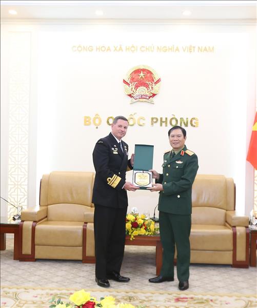 Đại tướng Nguyễn Tân Cương tiếp Tư lệnh Hải quân Hoàng gia Australia