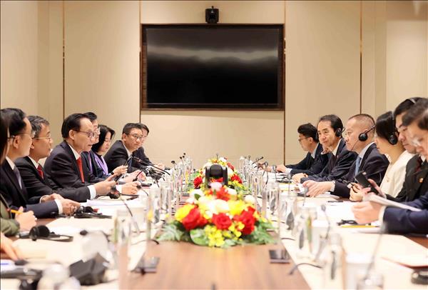 Foreign Minister holds talks with top Chinese leaders special envoy