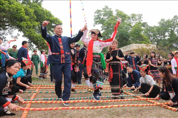 Phát triển công nghiệp văn hóa gắn với tăng trưởng bền vững