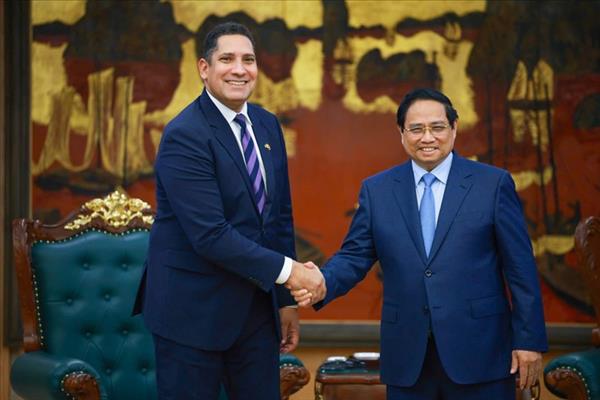 ທ່ານນາ​ຍົກ​ລັດ​ຖະ​ມົນ​ຕີ ຟ້າມ​ມິງ​ຈິງ ສົ່ງ​ເສີມ​ວິ​ສາ​ຫະ​ກິດ​ຊູ​ແອັດ​ມາ​ລົງ​ທຶນ​ຢູ່​ຂົງ​ເຂດ​ເສດ​ຖະ​ກິດ​ໝູນ​ວຽນ