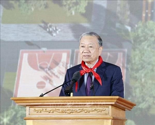 ເລ​ຂາ​ທິ​ການ​ໃຫຍ່ ໂຕ​ເລິມ: ພັກ​ກອມ​ມູ​ນິດ ຫວຽດ​ນາມ ກຳ​ນົດ​ການ​ສຶກ​ສາ ແລະ ບຳ​ລຸງ​ສ້າງ​ແມ່ນ​ລັດ​ຖະ​ນະ​ໂຍ​ບາຍ​ແຖວ​ໜ້າ