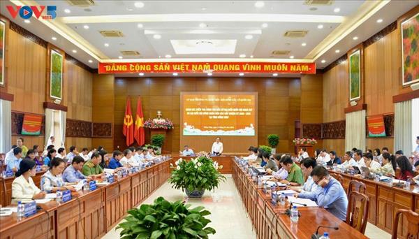 ប្រធានរដ្ឋសភាវៀតណាមជួបធ្វើការជាមួយគណៈកម្មាធិការរៀបចំការបោះឆ្នោតខេត្តដុងថាប