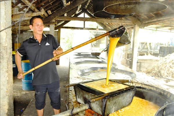 Làng nghề mật mía vào vụ Tết