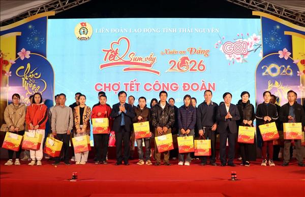 Thái Nguyên: Nhiều hoạt động ý nghĩa tại Chương trình Tết Sum vầy - Xuân ơn Đảng