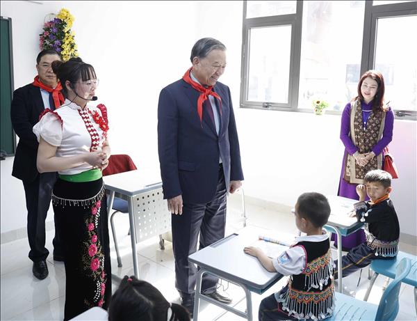 Tổng Bí thư Tô Lâm dự lễ khánh thành Trường Phổ thông nội trú liên cấp Tiểu học và Trung học Cơ sở Si Pa Phìn, Điện Biên