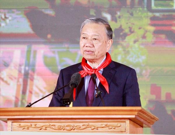 ເລ​ຂາ​ທິ​ການ​ໃຫຍ່ ໂຕ​ເລິມ: ພັກ​ກອມ​ມູ​ນິດ ຫວຽດ​ນາມ ກຳ​ນົດ​ການ​ສຶກ​ສາ ແລະ ບຳ​ລຸງ​ສ້າງ​ແມ່ນ​ລັດ​ຖະ​ນະ​ໂຍ​ບາຍ​ແຖວ​ໜ້າ