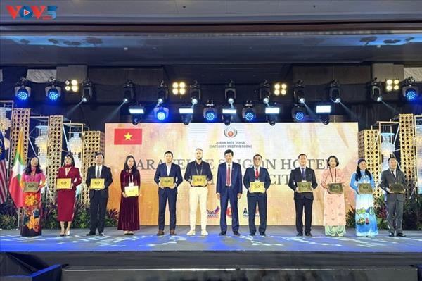 កិច្ចប្រជុំមន្ត្រីជាន់ខ្ពស់អាស៊ាន-ចិនលើកទី២៥ ស្តីពីការអនុវត្តសេចក្តីថ្លែងការណ៍ស្តីពីការប្រតិបត្តិរបស់ភាគីនានានៅសមុទ្រខាងកើត