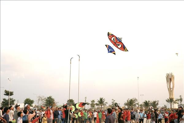 Rực rỡ sắc màu hội diều sáo Nha Bích