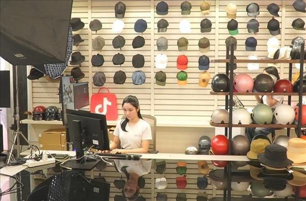 Lý giải nguyên nhân nhiều thương hiệu thời trang Việt phải đóng cửa