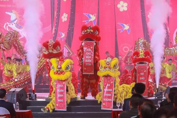 范明政总理视察2026年首届春季博览会开幕式彩排