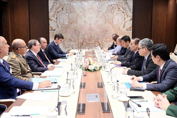 Ủy viên Bộ Chính trị, Bộ trưởng Ngoại giao Lê Hoài Trung hội đàm với Đặc phái viên Đảng, Nhà nước Cuba, Ủy viên Bộ Chính trị, Bộ trưởng Ngoại giao Cuba Bruno Rodríguez Parrilla