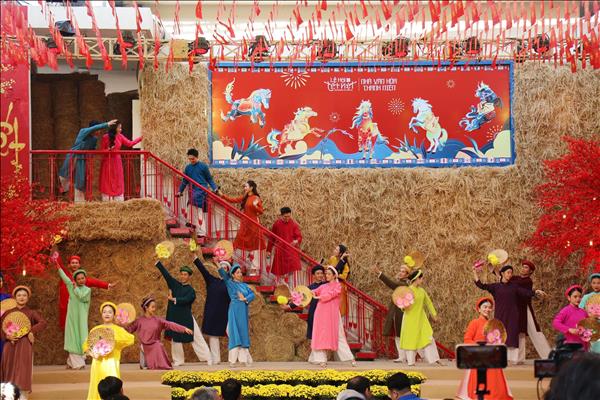 Lễ hội Tết Việt Bính Ngọ 2026: Tôn vinh vẻ đẹp văn hóa truyền thống​