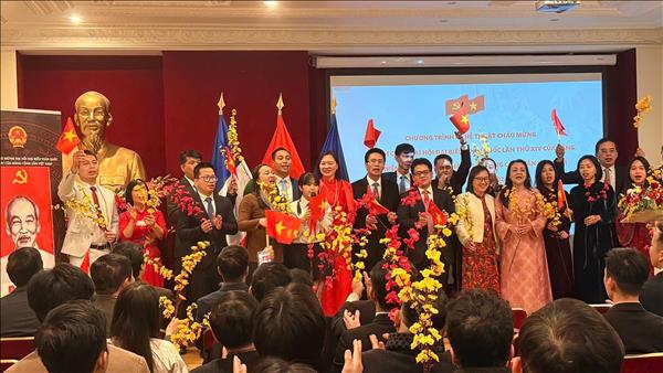Communist Party of Vietnams founding anniversary celebrated in France