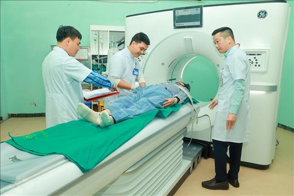 Nghị quyết số 72-NQ/TW: Đưa công nghệ cao đến gần hơn với người dân