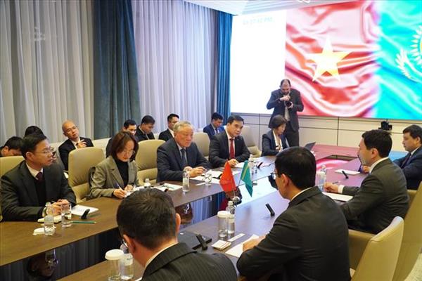 Việt Nam và Kazakhstan bắt tay xây dựng hành lang kết nối kinh tế - tài chính