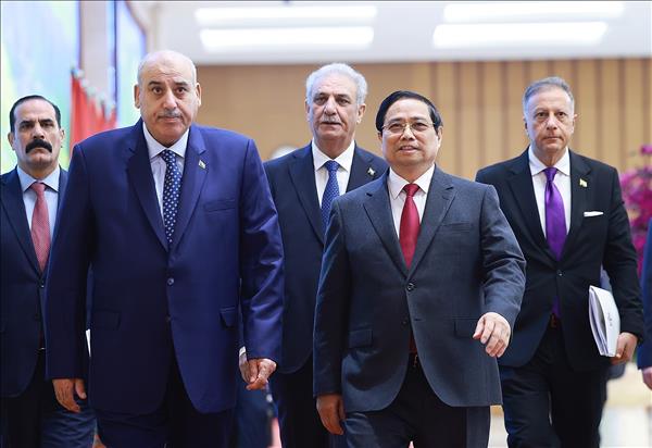 Thủ tướng Chính phủ Phạm Minh Chính hội kiến Chủ tịch Hạ viện Jordan Mazen Turki El Qadi