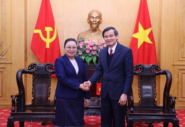 Thắt chặt gắn kết chiến lược trong đào tạo cán bộ giữa Việt Nam và Lào