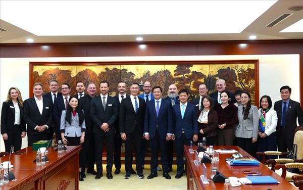 ວິສາຫະກິດ ຫວຽດນາມ - ສະວິດ ເພີ່ມທະວີການຮ່ວມມືດ້ານພື້ນຖານໂຄງລ່າງ ແລະ ເສດຖະກິດສີຂຽວ