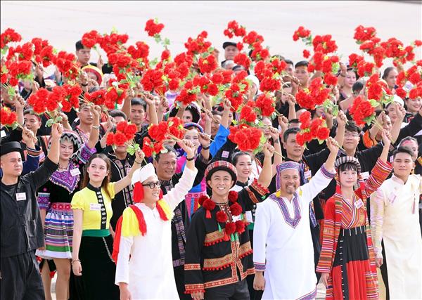 从决议到实践：“民富、国强、民主、公平、文明”目标——向人民作出的庄重承诺