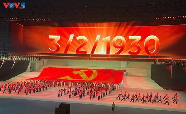 全党、人民、軍隊 新たな発展段階に奇跡的成果を挙げる決意