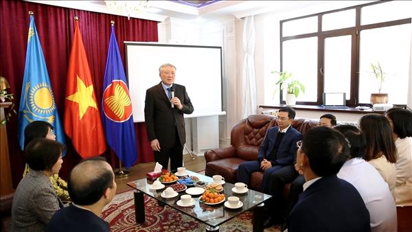 Tăng cường hợp tác ngành tài chính-tiền tệ giữa Việt Nam và Kazakhstan