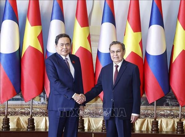 NA Chairman meets Lao counterpart in Vientiane