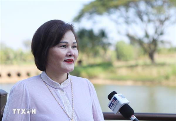 Vietnamese community in Laos eagerly await Party leaders visit