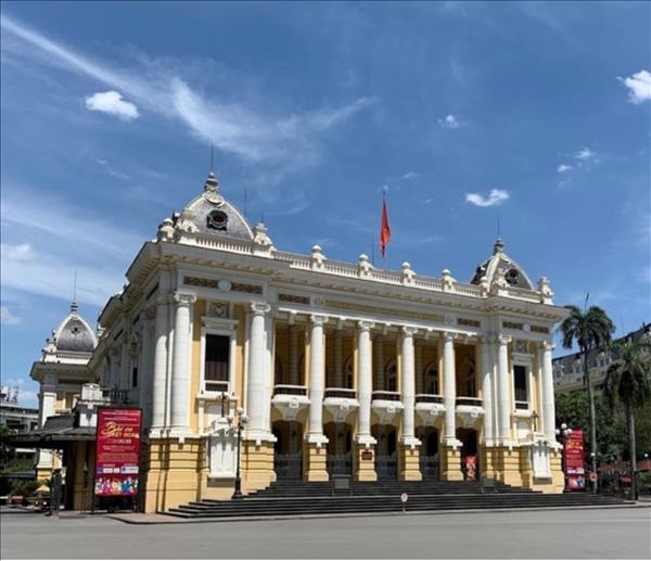 ハノイ、フランス建築の深い趣に包まれて