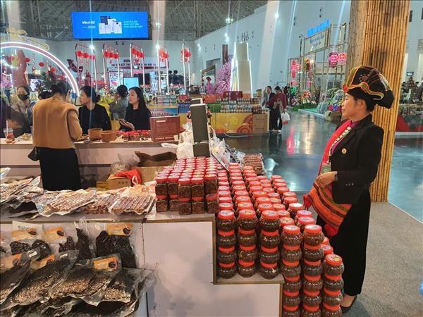 Hội chợ Mùa Xuân 2026: Ẩm thực Tây Bắc lan tỏa bản sắc văn hóa vùng cao